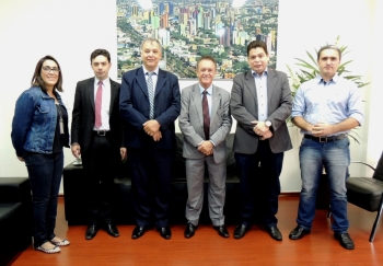 O secretário e comitiva com o presidente da Câmara, Gugu Bueno|Reunião no Fórum, com dr. Sérgio Kreuz, deputado André Bueno e outras autoridades