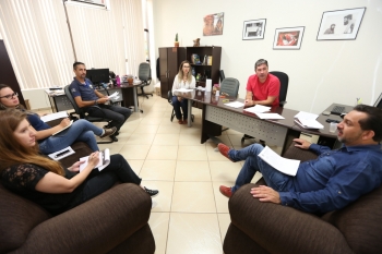 Vereadores e assessoras da Comissão de Educação discutem as prioridades na primeira reunião de trabalho de 2019