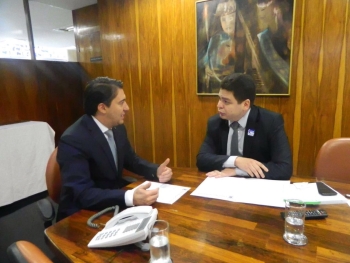 Gugu Bueno com o deputado Fernando Giacobo, em Brasília