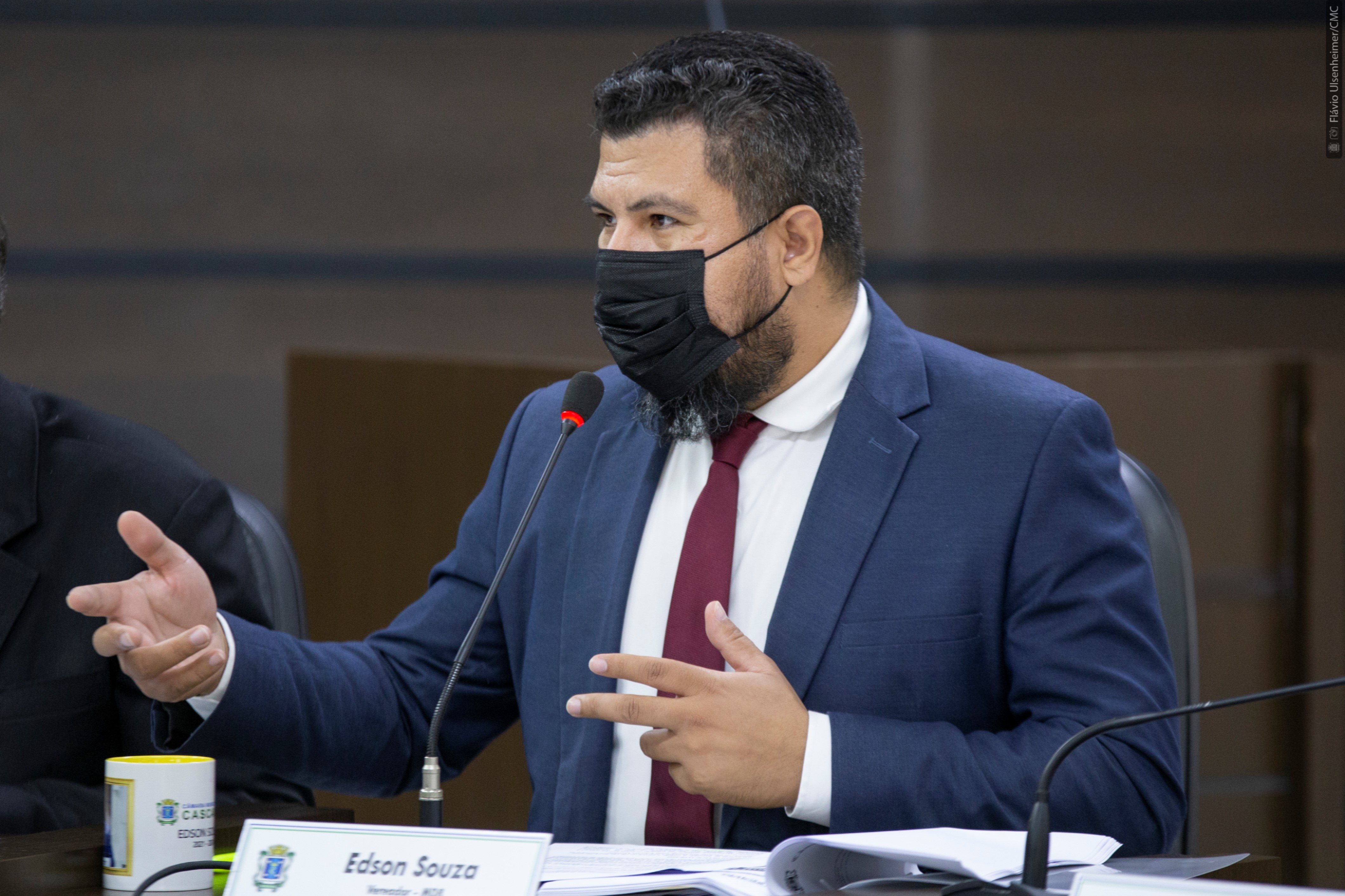 Edson Souza questiona secretaria sobre atuação de agentes de segurança nas UPAs