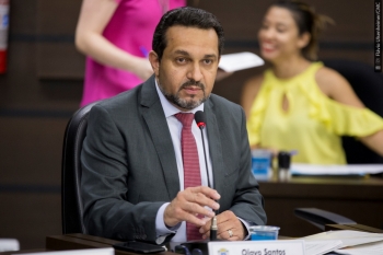 Olavo Santos é um dos autores do projeto que quer prevenir a gravidez na adolescência