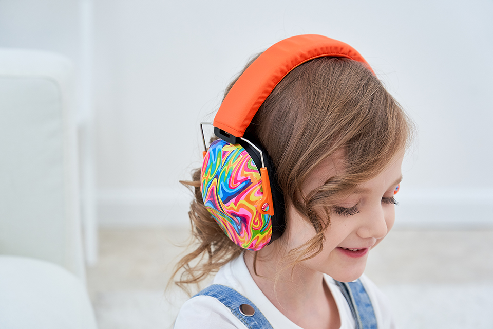Exemplo de fone de ouvido usado por crianças com TEA, que alivia o desconforto sonoro