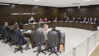 Pela votação, os vereadores decidiram arquivar as denúncias