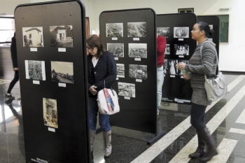 Exposição de fotografias pode ser visitada no hall da Câmara