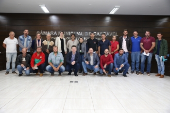 Quase duas dezenas de empresários receberam a proposta de estatuto da Associação para a Gestão de Resíduos