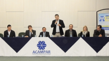 Presidente da Câmara, Gugu Bueno, no encontro da Acampar