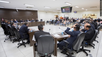 Objetivo da mudança de horário é estimular a presença da população nas sessões