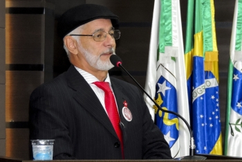 Professor Paulino (PT) falando hoje na tribuna da Câmara