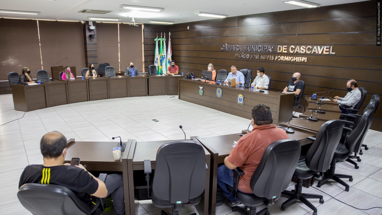 Vereadores decidiram em reunião estudar a elaboração de um projeto de lei em conjunto