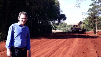 Mazutti verificou “in loco” a execução dos serviços da Prefeitura na estrada Sapucaia