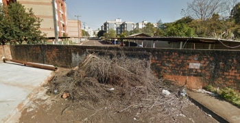 Rua sem saída possui sinalização deficiente