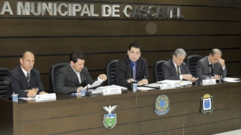 Mesa diretora da Câmara de Vereadores de Cascavel