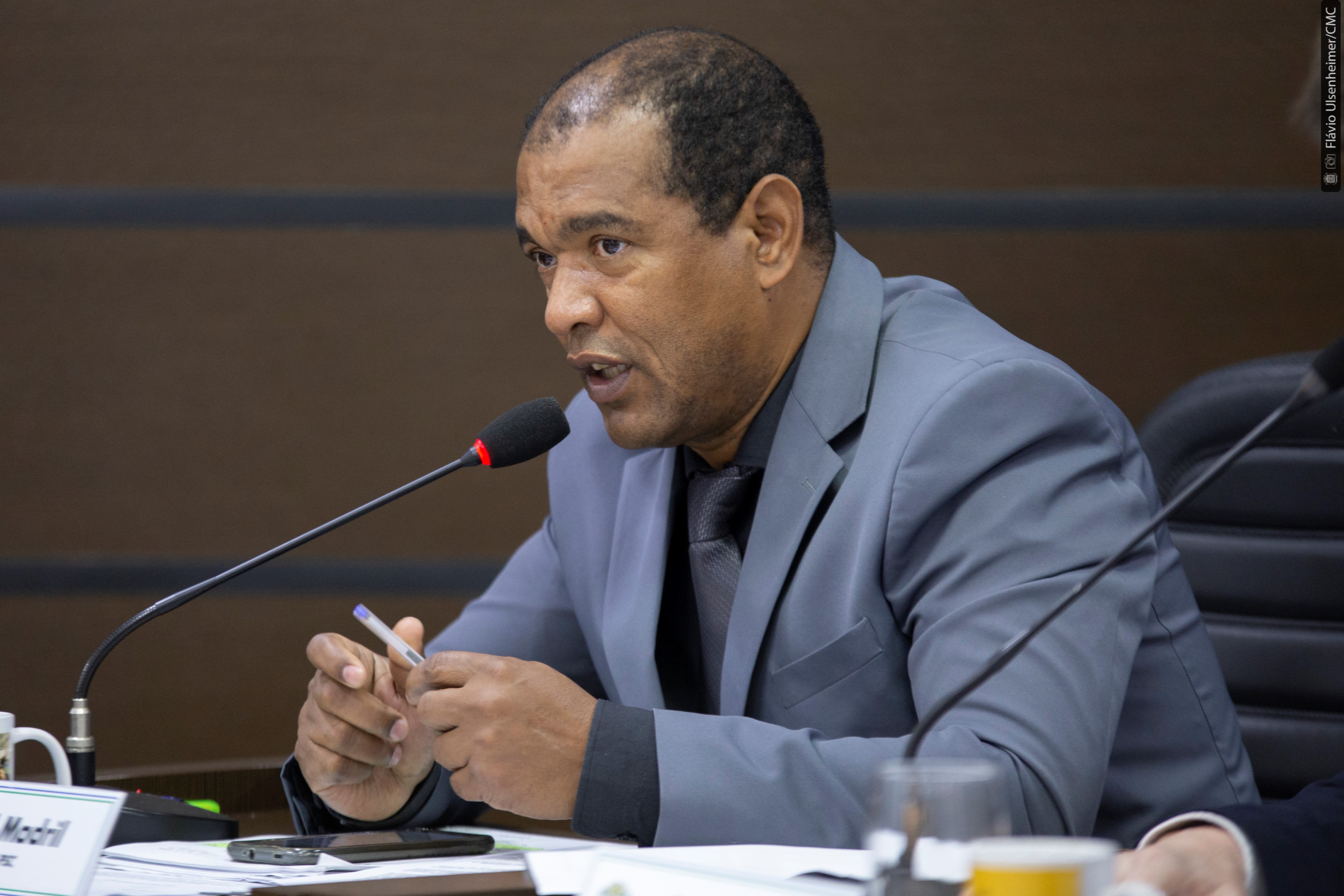 Policial Madril, assim como Beth Leal e Sadi Kisiel, relata que recebe a mesma demanda de vários presidentes de associações