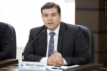 Misael Junior aguarda votação do parecer contrário da CJR antes que seu projeto possa entrar em pauta