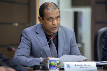 Madril argumenta que os policiais sofrem uma pressão financeira maior pela própria segurança