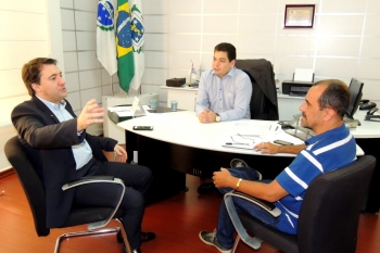 Deputado Fernando Giacobo no Gabinete do presidente da Câmara, Gugu Bueno