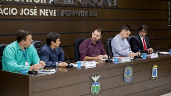 Hallberg (centro) e Sampaio durante reunião da CSPTU para apresentação do Patronato Penitenciário de Cascavel, nesta quinta (14)