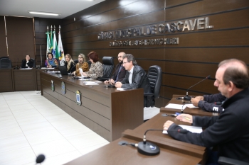 Mesa-redonda reuniu advogados da OAB e vereadores para debater pontos da Reforma da Previdência