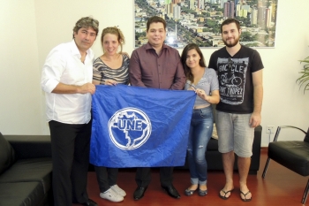 Dirigentes da UPE no gabinete do presidente Gugu Bueno|Flávio Ulsenheimer/CMC