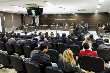 Bom público acompanhou a sessão desta segunda-feira