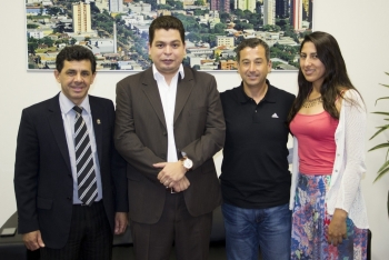 Chilenos com os vereadores Robertinho Magalhães e Gugu Bueno