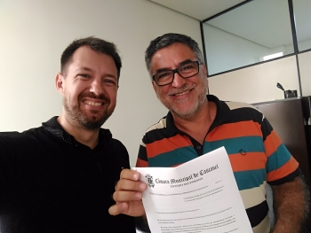 O vereador Fernando Hallberg com o consultor Carlos Guedes