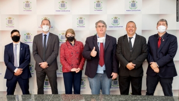 O líder da Oposição, Hallberg (centro), com o vice-líder Dr. Bocasanta (dir.) e Porto (esq.)