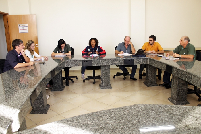 Representantes de entidades que formam comitê reuniram-se no legislativo cascavelense