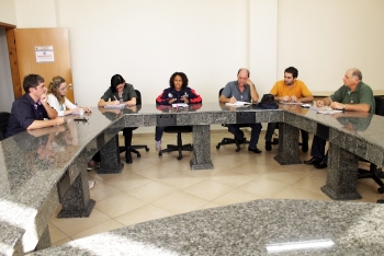 Representantes de entidades que formam comitê reuniram-se no legislativo cascavelense