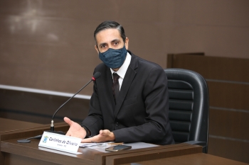 Vereador lembra que o trecho acabou não sendo asfaltado, mesmo estando em uma rodovia considerada modelo