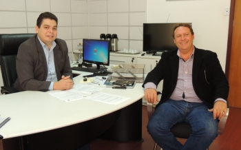 Gugu Bueno com o vice-presidente estadual do Secovi, Luiz Antonio Langer