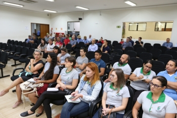 Estudantes do curso Técnico em Meio Ambiente da IFPR participaram da audiência pública, além de produtores rurais e apicultores