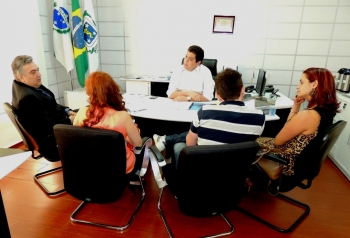 Servidores da Justiça Federal com o presidente Gugu Bueno|