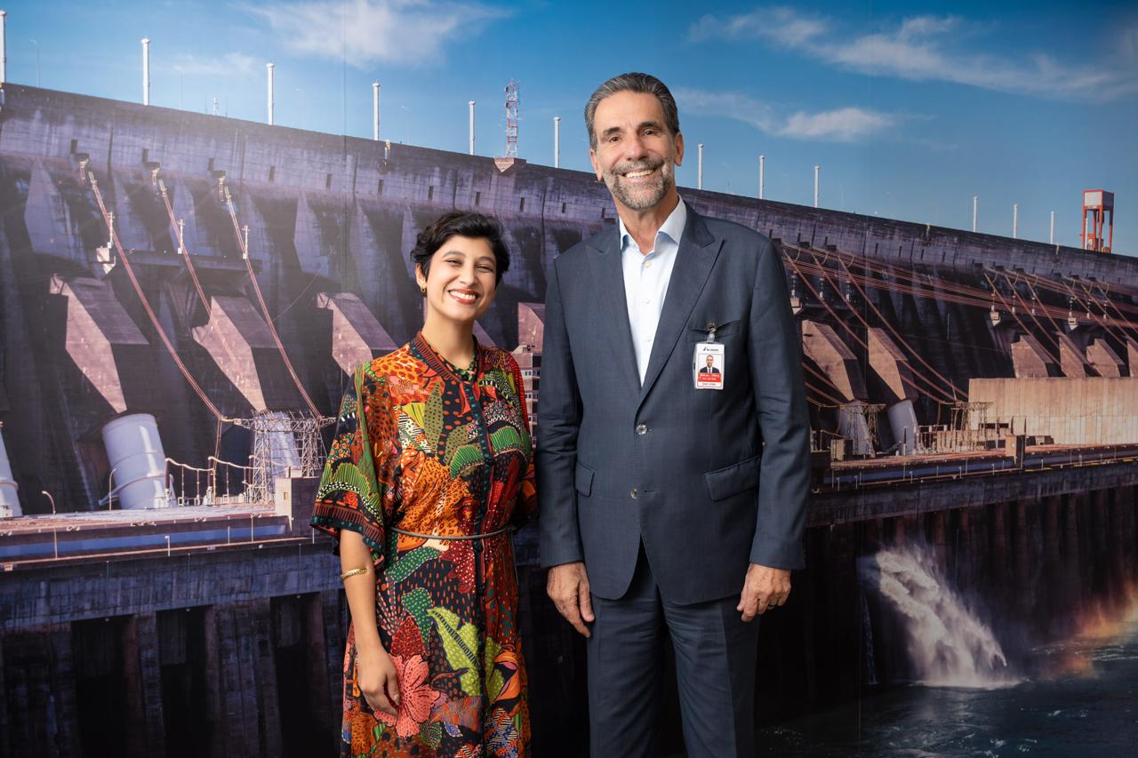 A vereadora Bia Alcantara e Enio Verri, diretor da Itaipu