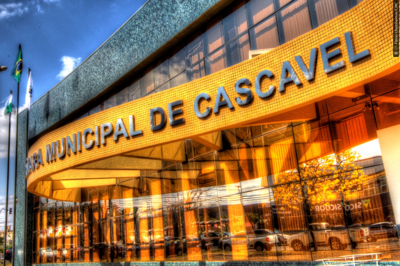 Recomendação é para que servidores de sobreaviso evitem sair de casa para conter a disseminação do vírus