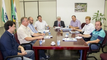 Reunião aconteceu no gabinete do reitor Paulo Sérgio Wolff